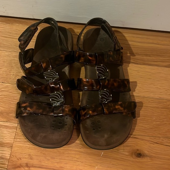 Vionic Amber Brown Tortoise Sandals women’s size 7 - Picture 1 of 5